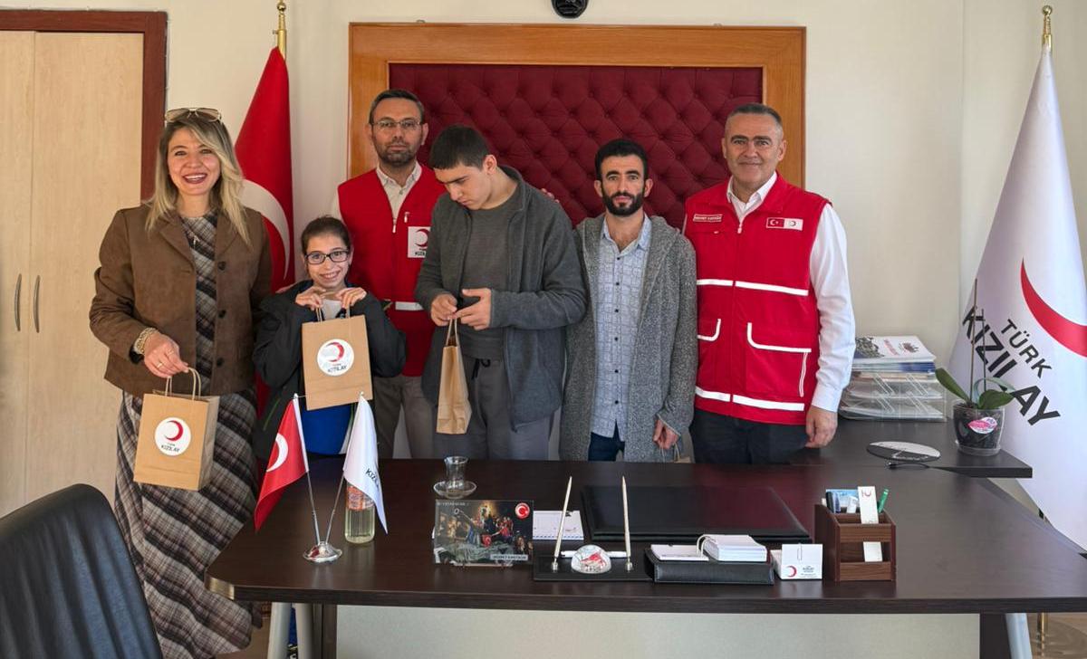 Kızılay Haftası'nda Anlamlı Ziyaret - Görsel 3