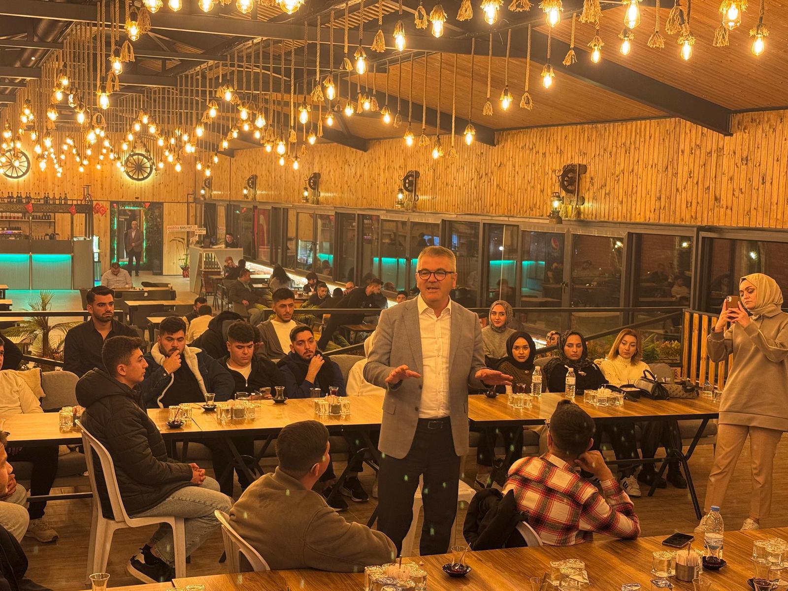 BAŞKAN USTAOĞLU AK PARTİ SEYDİŞEHİR GENÇLİK KOLLARIYLA BULUŞTU - Görsel 2