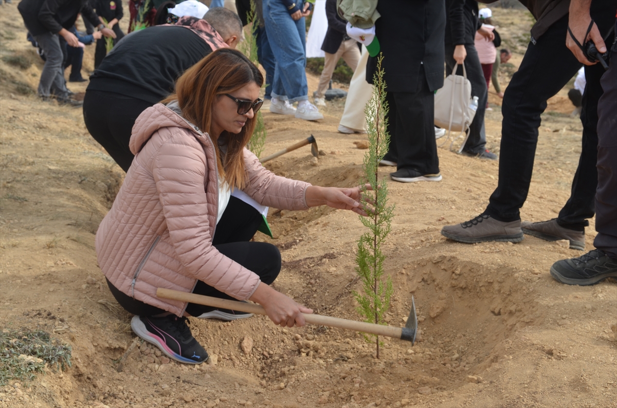 KONYA - Eskişehir'deki orman yangınında şehit olan Muharrem Can için fidan dikildi - Görsel 1