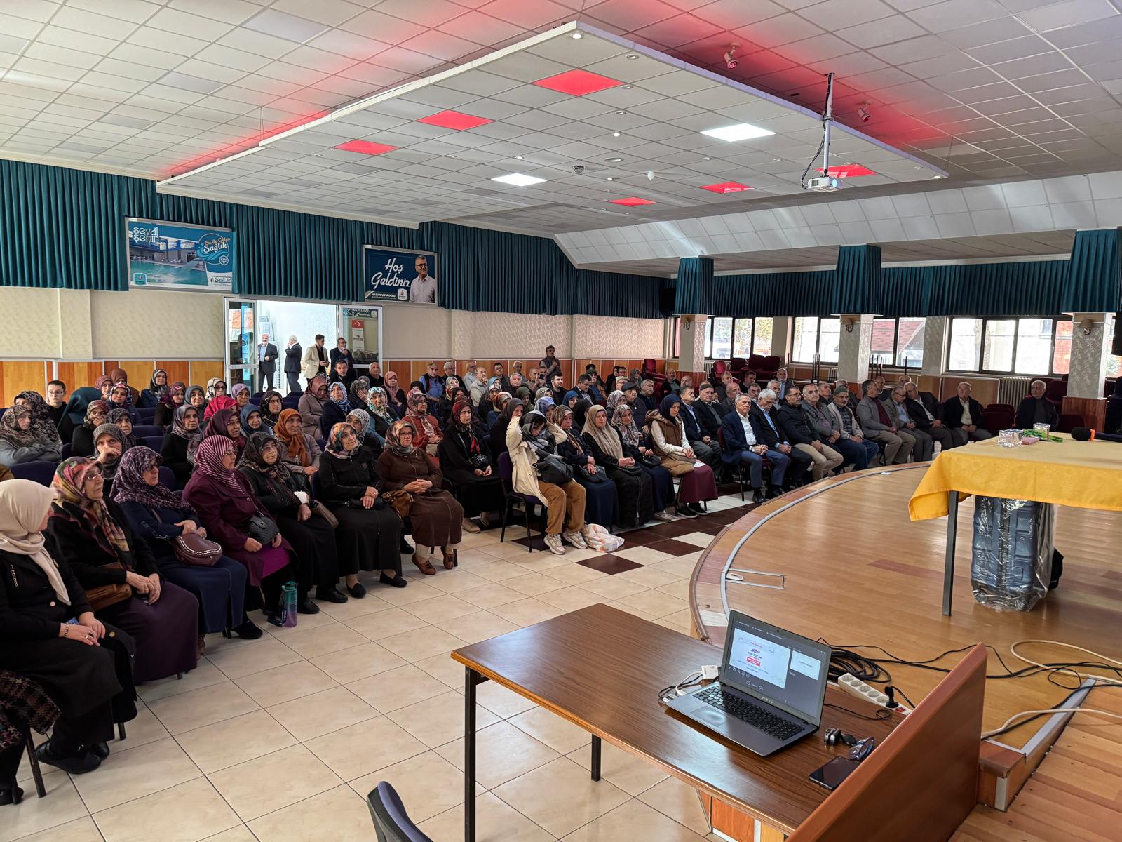 Seydişehir'de Umre Yolcuları için Bilgilendirme Semineri Düzenlendi - Görsel 5