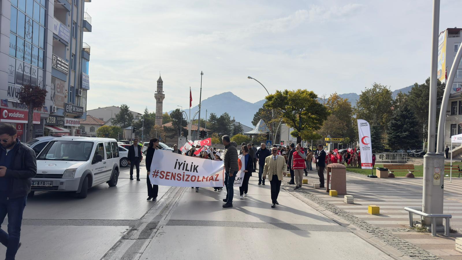 Kızılay Haftası, Seydişehir'de Düzenlenen Yürüyüşle Coşkuyla Kutlandı - Görsel 9