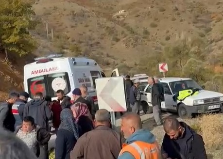 Konya'da Okul Servisi Kazası: Dereye Uçan Minibüsten 14 Öğrenci Yaralı Kurtarıldı - Görsel 8