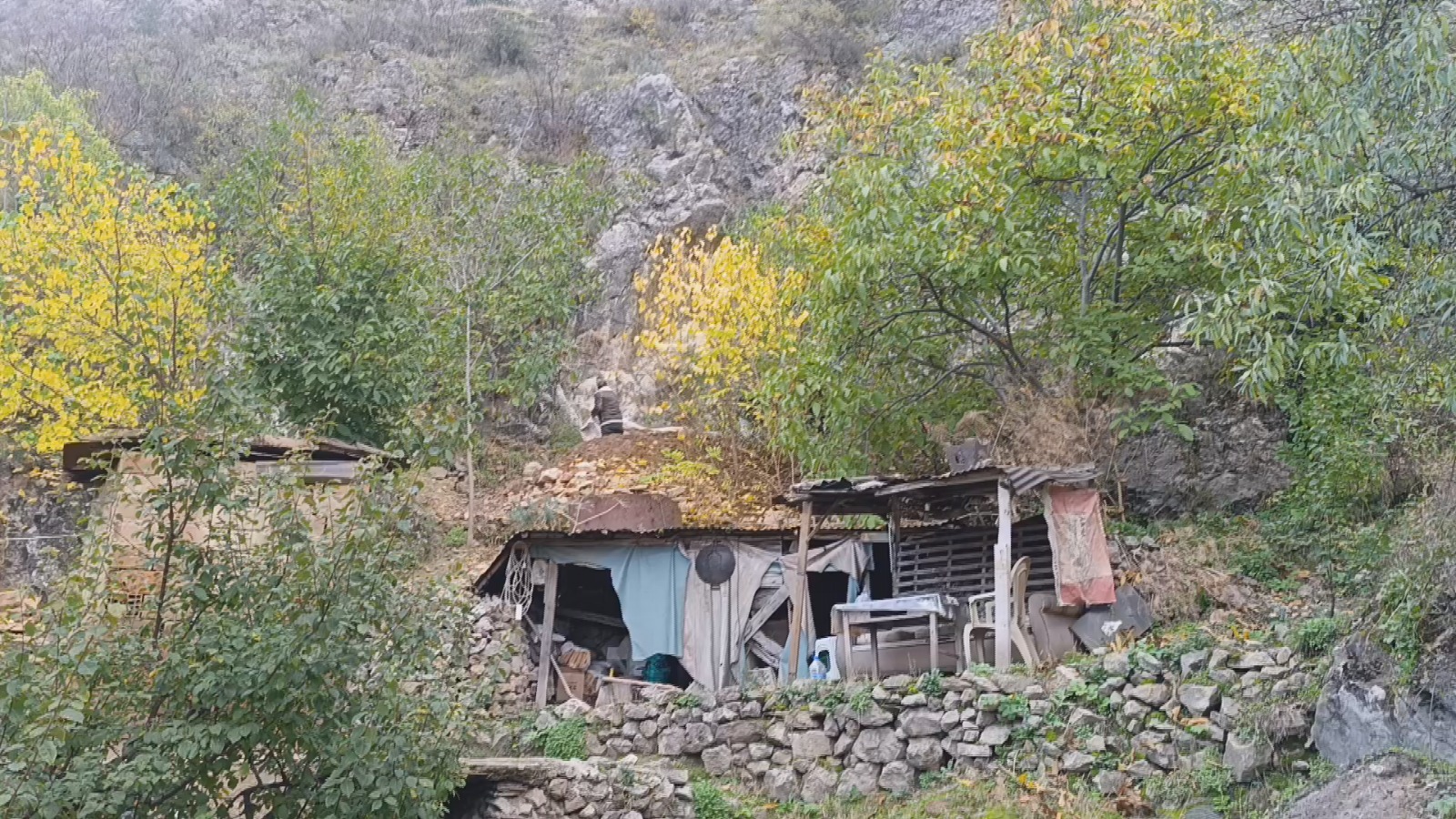 Amasya- Defineciler dağı 15 metre kazmışlar - Görsel 4