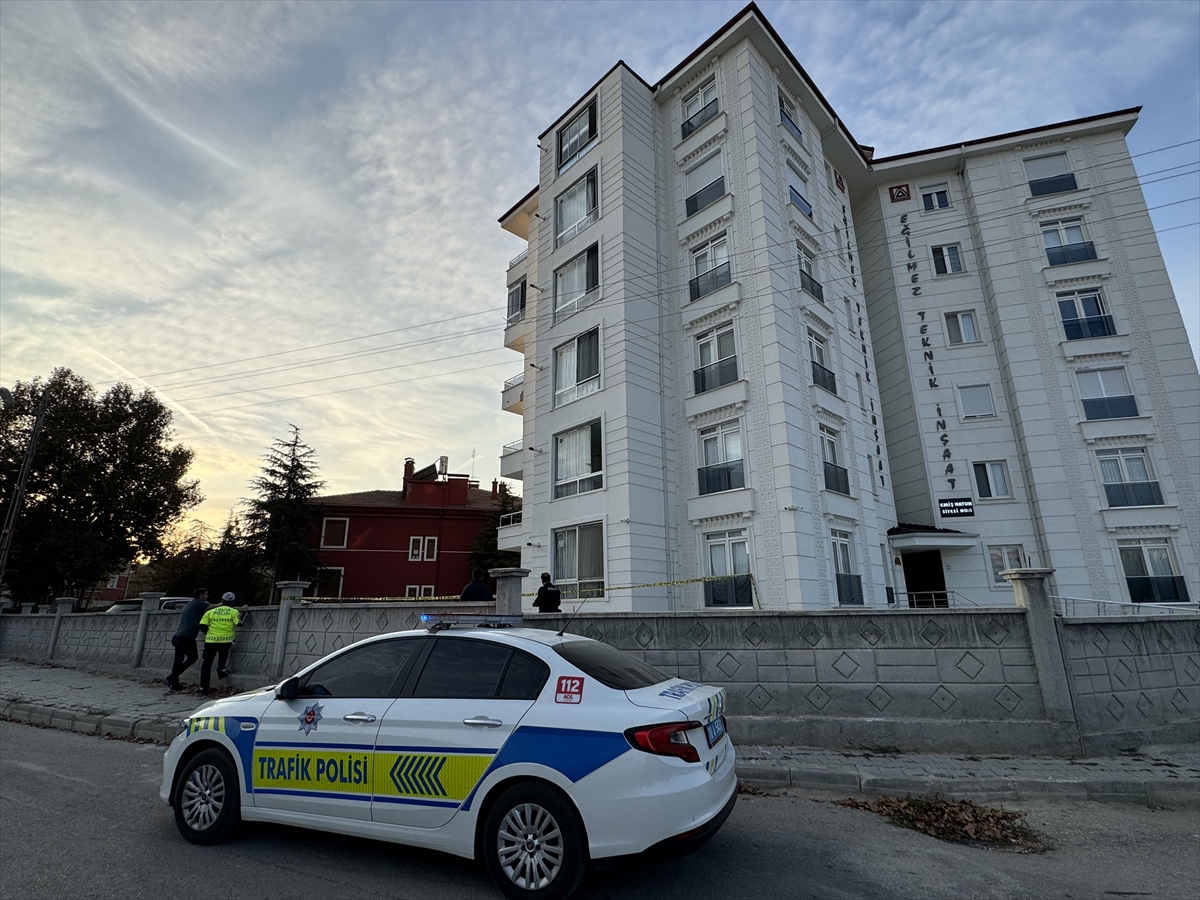 Karaman'da 5. kattan düşen bayan  öğretmen  öldü - Görsel 4