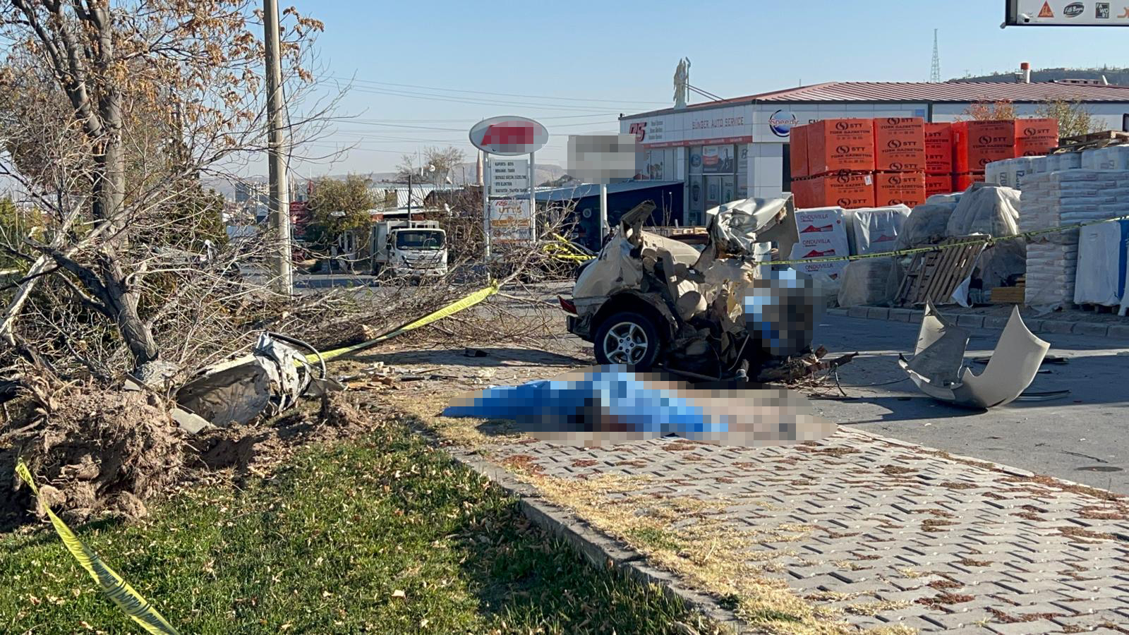 Nevşehir'de ağaca çarparak ikiye bölünen araçtaki 2 çocuk öldü, 1 çocuk yaralandı - Görsel 4