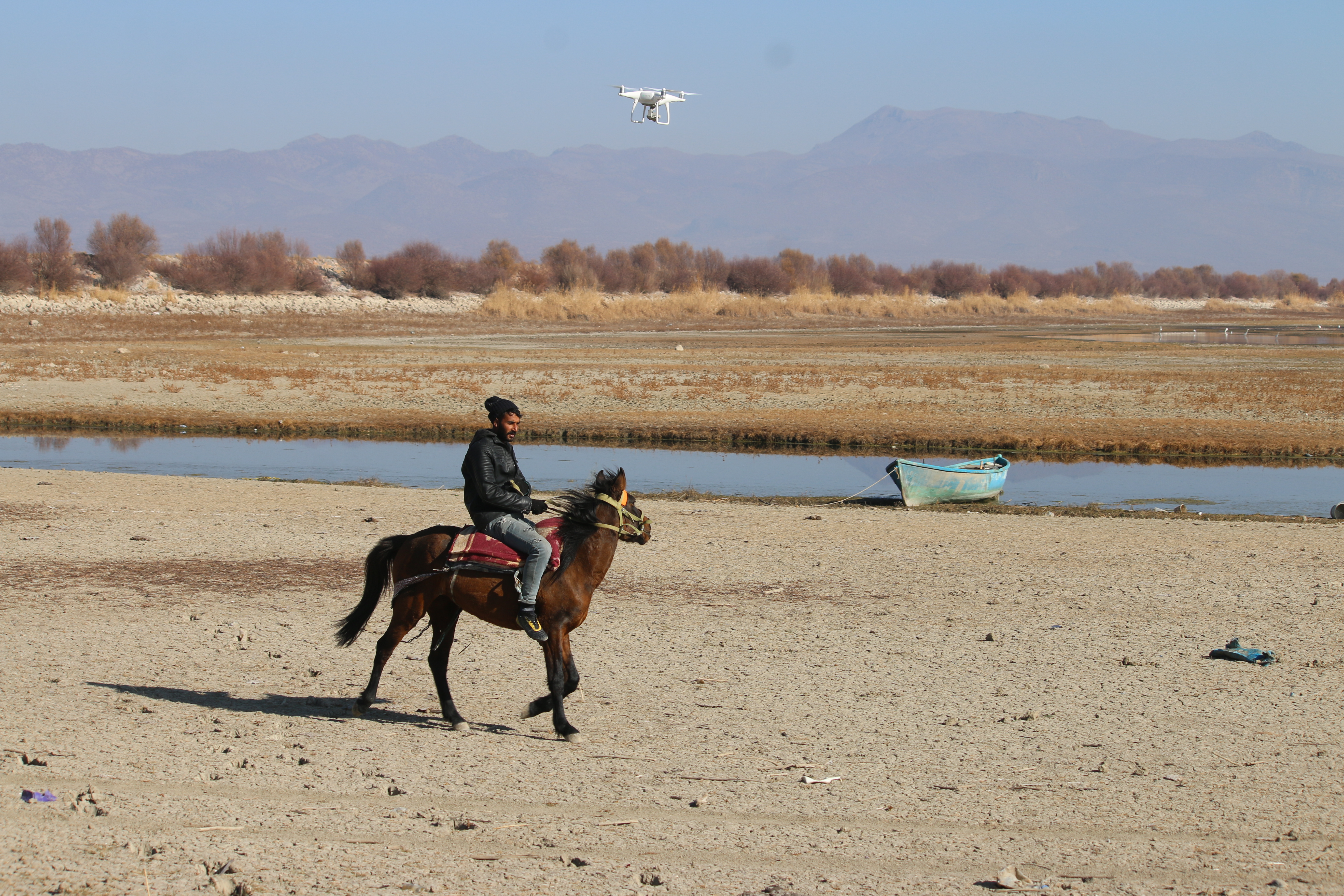 Suğla Gölü'nde kuraklık alarmı: Göl yürüyerek geçilebilecek durumda - Görsel 4