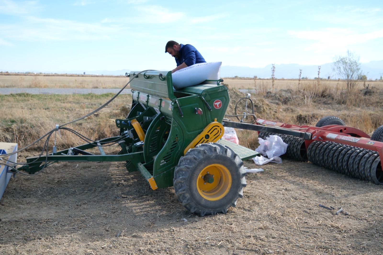 SEYDİŞEHİR BELEDİYESİ ARPA, BUĞDAY VE YONCA EKİMİNE BAŞLADI - Görsel 4