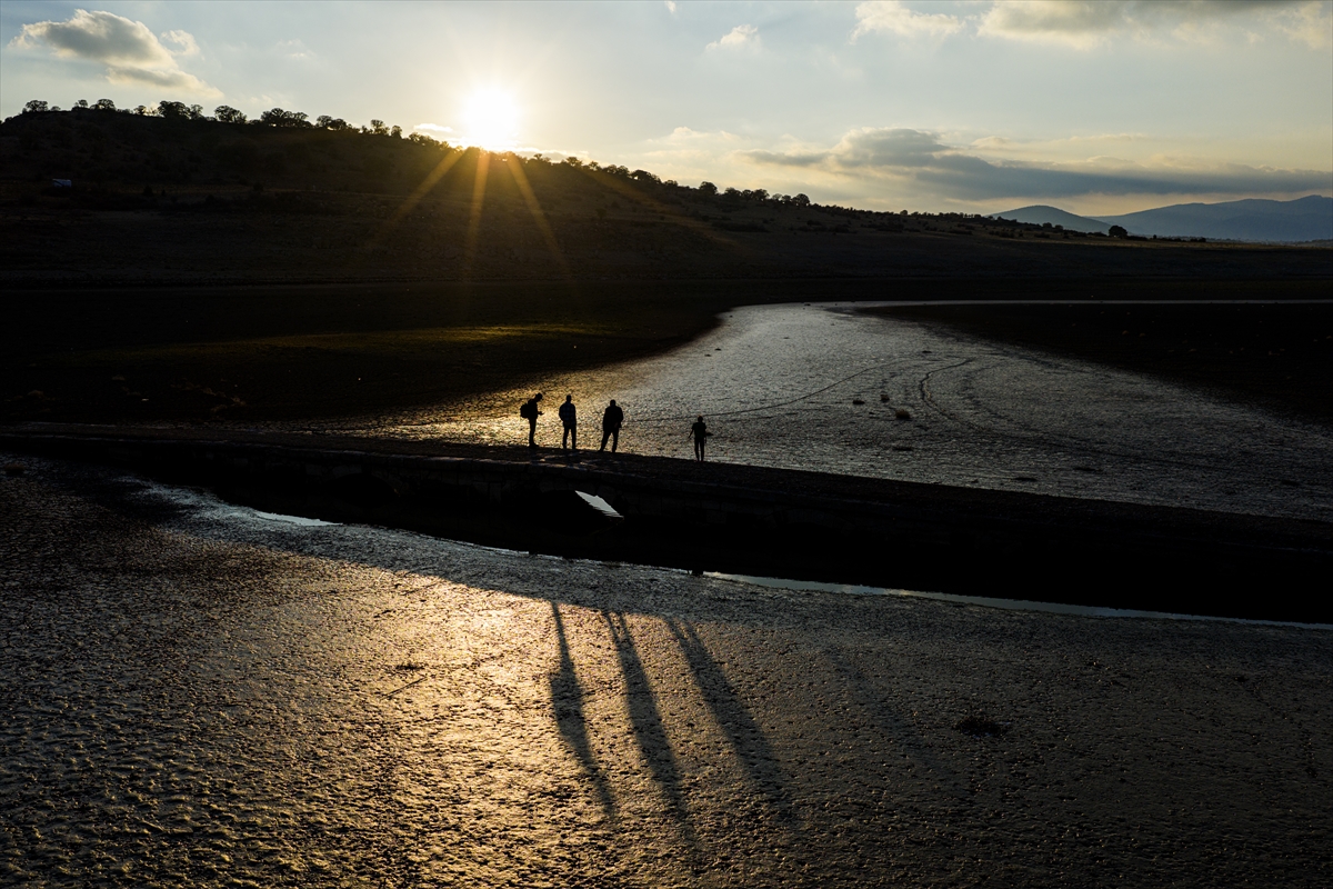Apa Barajı’nda sular çekildi, 600 yıllık Osmanlı köprüsü yeniden gün yüzüne çıktı - Görsel 5