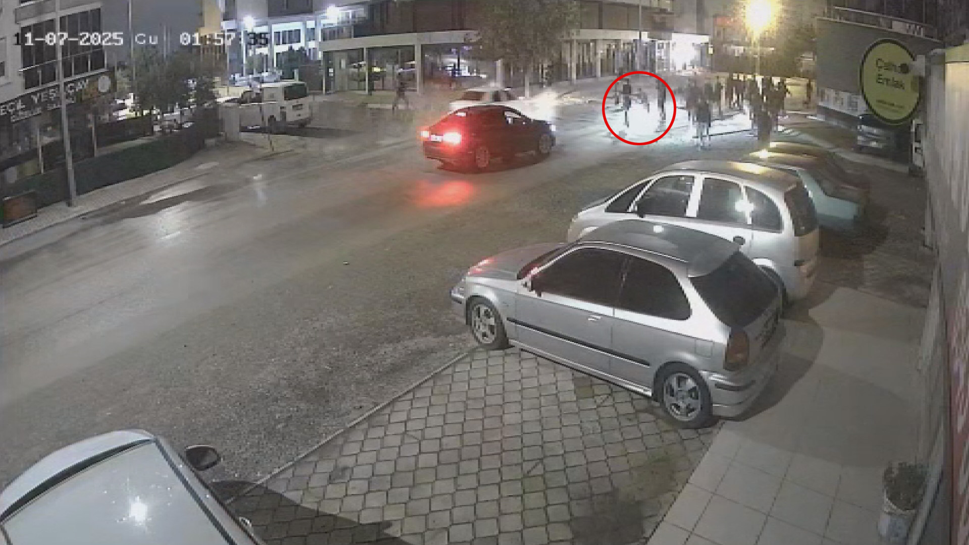 Antalya- 'Dur' ihtarına uymayıp İl Emniyet Müdürü Zaimoğlu'nun üzerine aracını sürdü, ateş açılıp durduruldu - Görsel 1