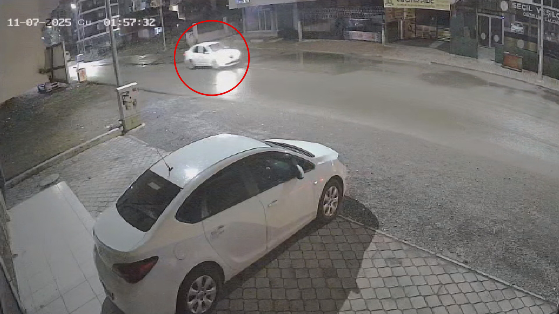 Antalya- 'Dur' ihtarına uymayıp İl Emniyet Müdürü Zaimoğlu'nun üzerine aracını sürdü, ateş açılıp durduruldu - Görsel 4