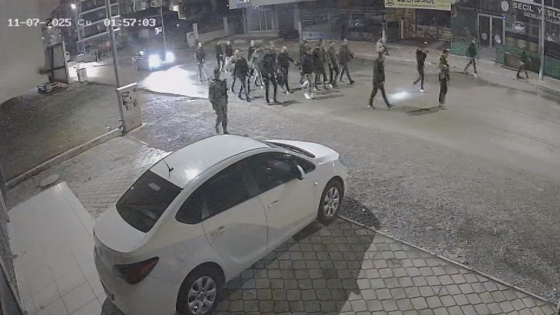 Antalya- 'Dur' ihtarına uymayıp İl Emniyet Müdürü Zaimoğlu'nun üzerine aracını sürdü, ateş açılıp durduruldu - Görsel 5