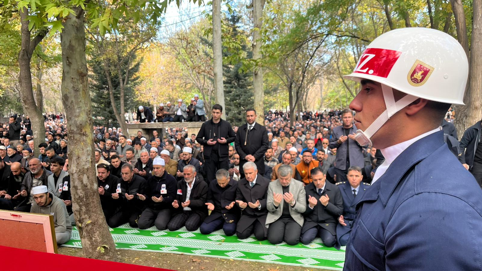 Konya, Şehit Ahmet Yasir Kuyucu’yu son yolculuğa uğurlandı - Görsel 1