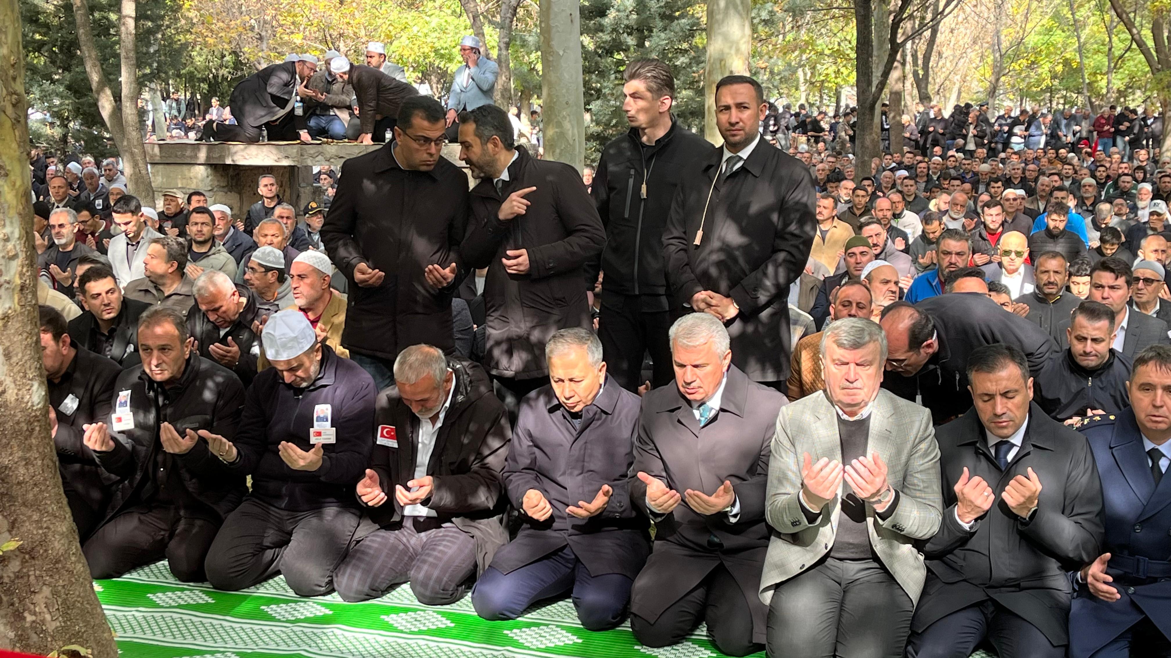 Konya, Şehit Ahmet Yasir Kuyucu’yu son yolculuğa uğurlandı - Görsel 4