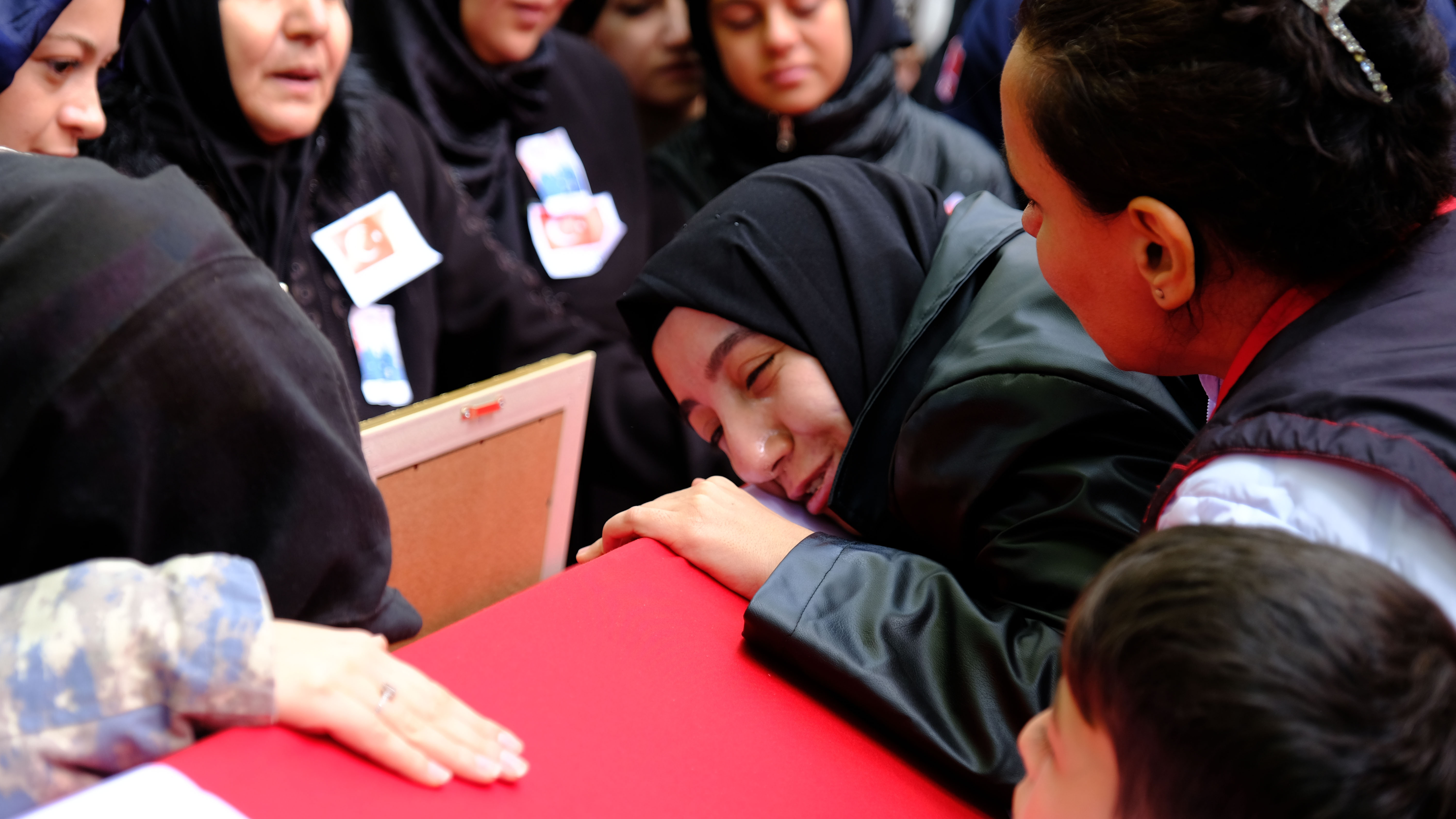 Konya, Şehit Ahmet Yasir Kuyucu’yu son yolculuğa uğurlandı - Görsel 8