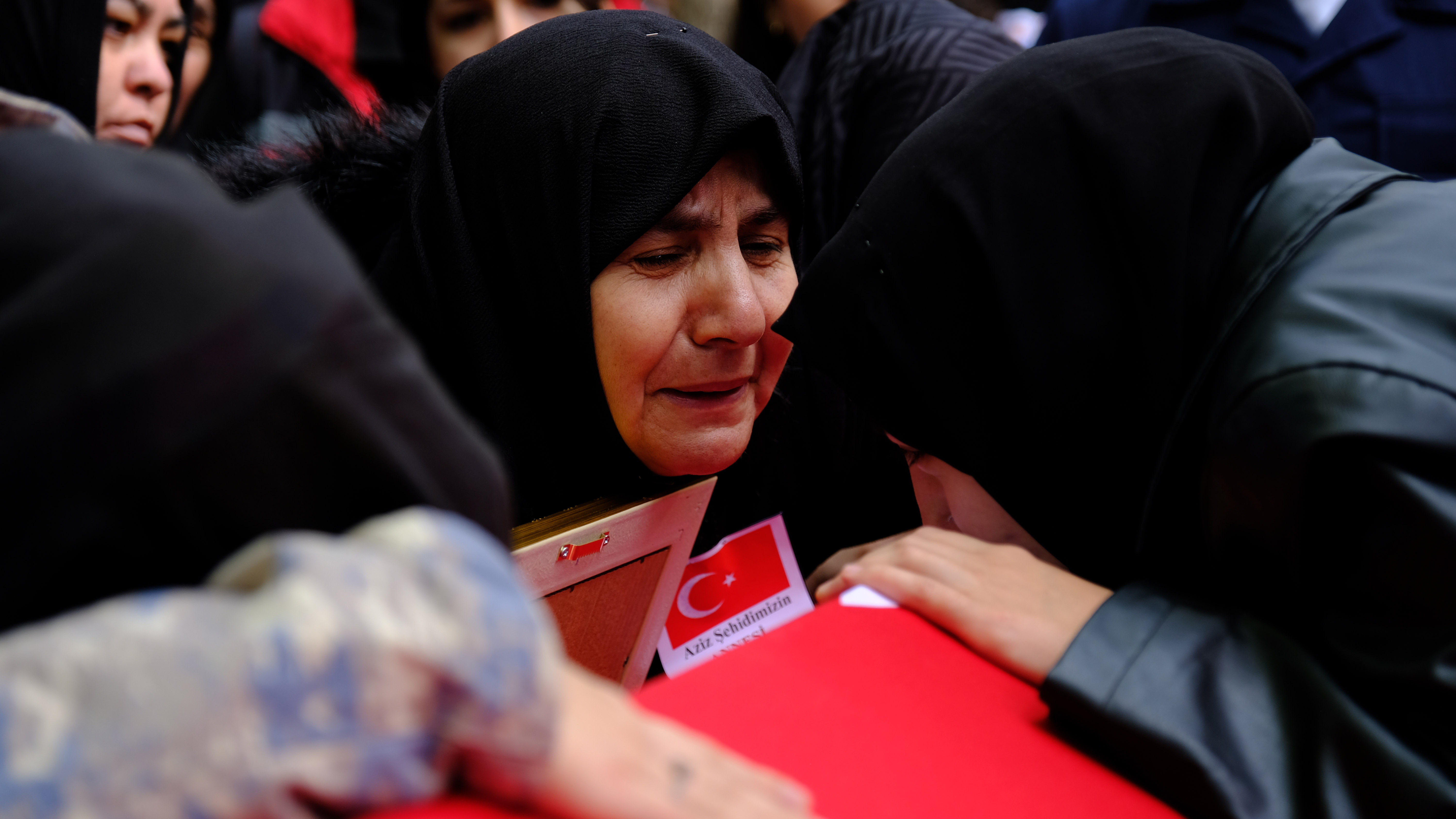 Konya, Şehit Ahmet Yasir Kuyucu’yu son yolculuğa uğurlandı - Görsel 13