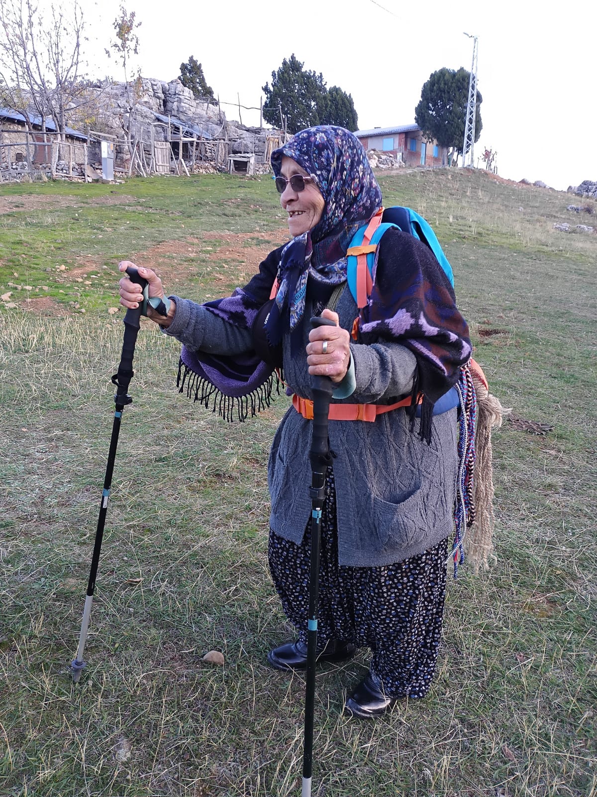 79 Yaşındaki Esme Teyze, Oğluyla Birlikte Toroslar'ın Zirvesinde - Görsel 1