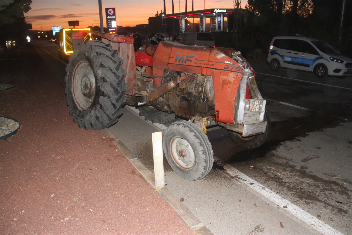 Beyşehirde  traktör ile otomobilin çarpışması sonucu 2 kişi yaralandı - Görsel 1