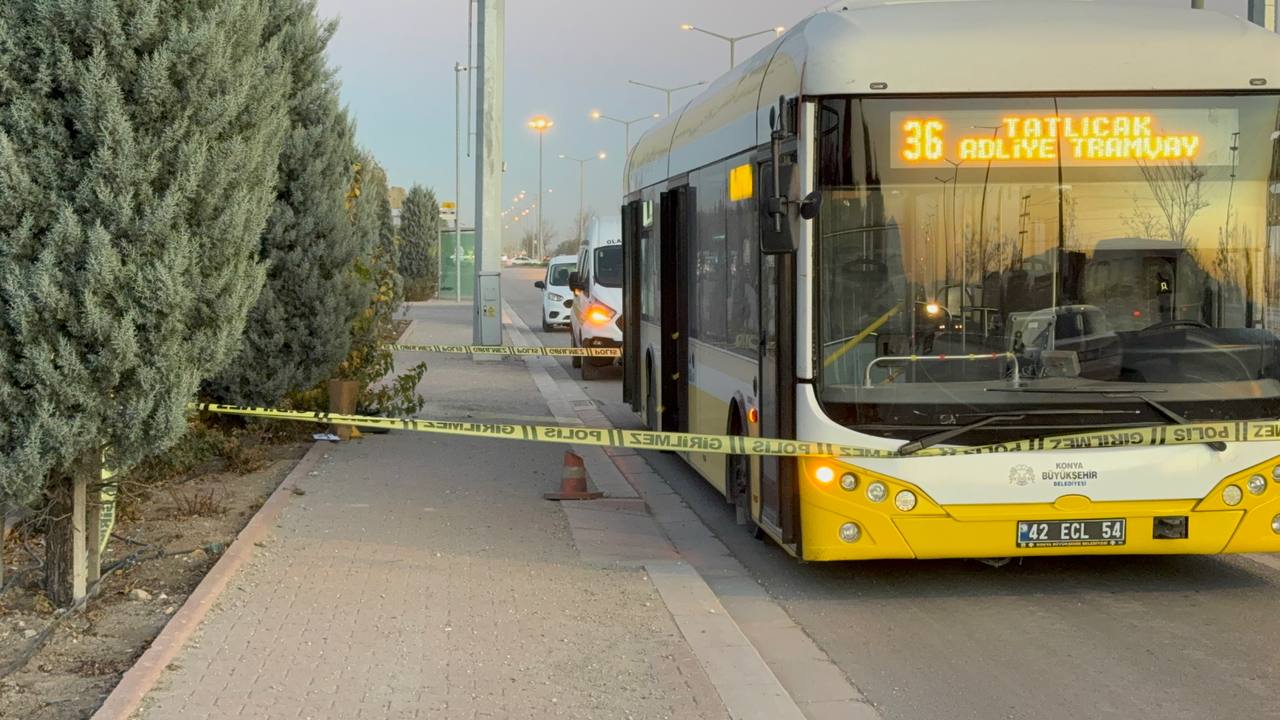 Konya - Belediye otobüsünde, eşinin gözü önünde bıçaklandı - Görsel 5
