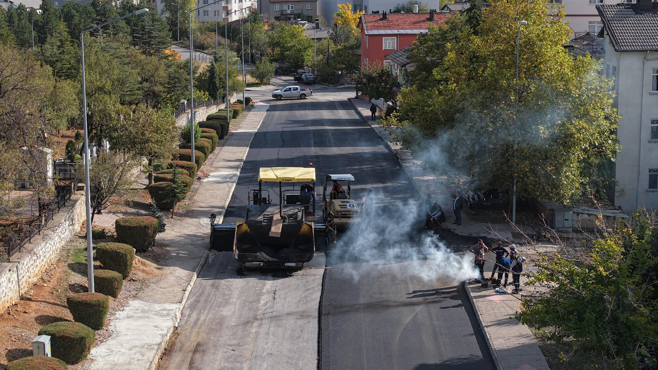 MERKEZ VE KIRSAL MAHALLELERDE ASFALT SEFERBERLİĞİ  - Görsel 1