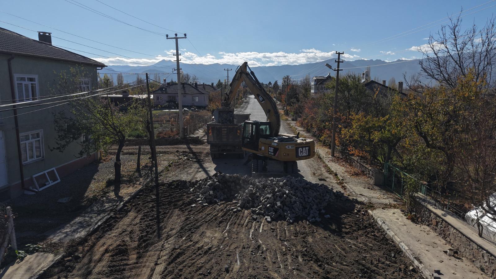 MERKEZ VE KIRSAL MAHALLELERDE ASFALT SEFERBERLİĞİ  - Görsel 4