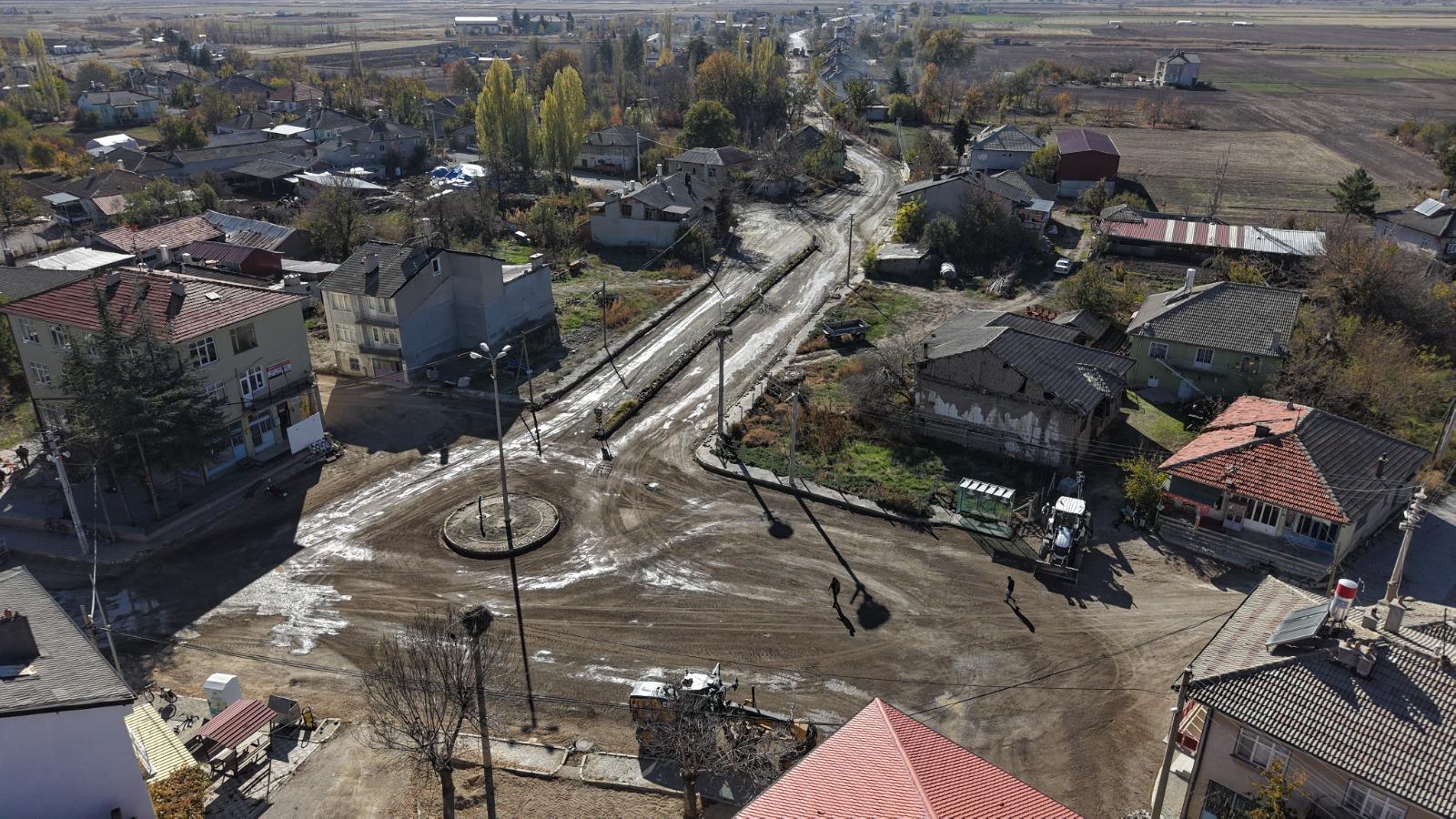 MERKEZ VE KIRSAL MAHALLELERDE ASFALT SEFERBERLİĞİ  - Görsel 13