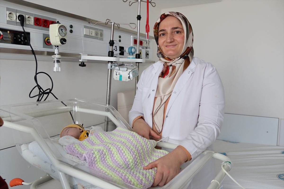 KONYA - Akciğerlerine fazla kan giden bebek, riskli kalp ameliyatıyla solunum cihazından kurtuldu - Görsel 7