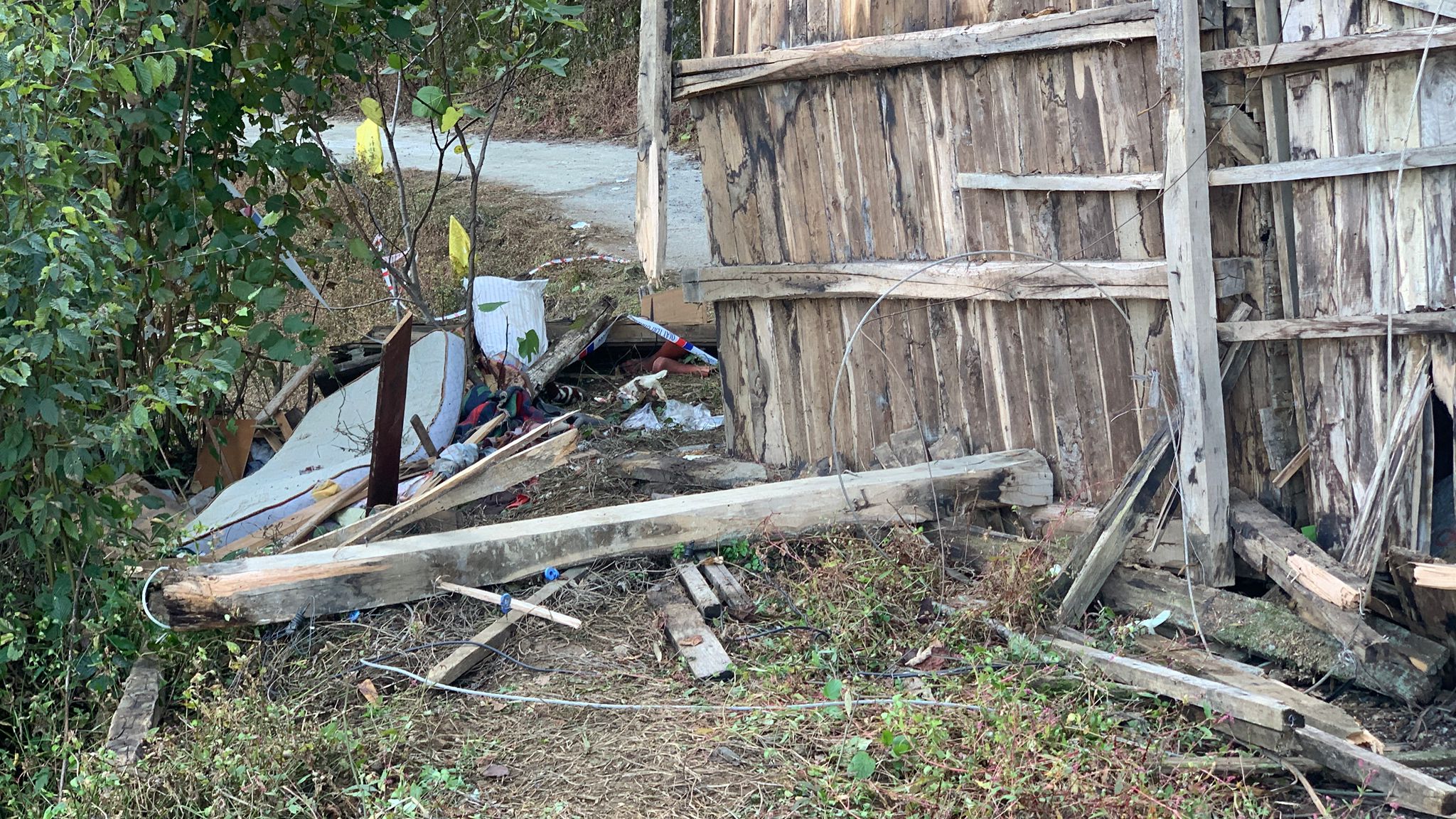 Rize'de Arı kovanlarının bulunduğu ahşap yapı devrildi; 2 ölü, 1 yaralı - Görsel 5