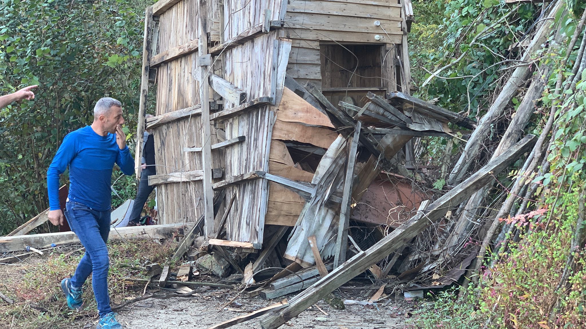Rize'de Arı kovanlarının bulunduğu ahşap yapı devrildi; 2 ölü, 1 yaralı - Görsel 8