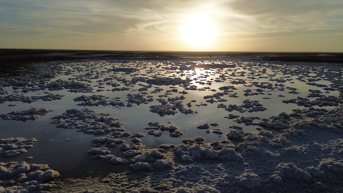 Tuz Gölü'nde oluşan kütleler fotoğraf tutkunlarının ilgisini çekiyor - Görsel 9