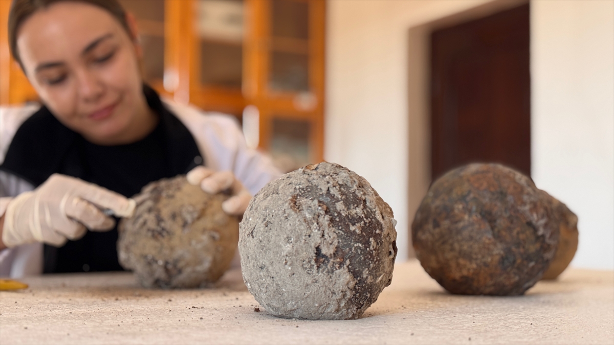 KONYA - Selçuklu kalesinin topuzları gün yüzüne çıkarıldı  - Görsel 1