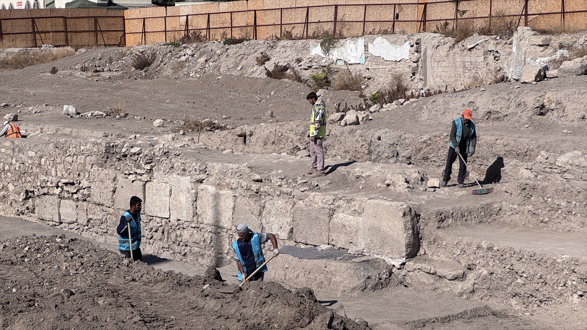 KONYA - Selçuklu kalesinin topuzları gün yüzüne çıkarıldı  - Görsel 6