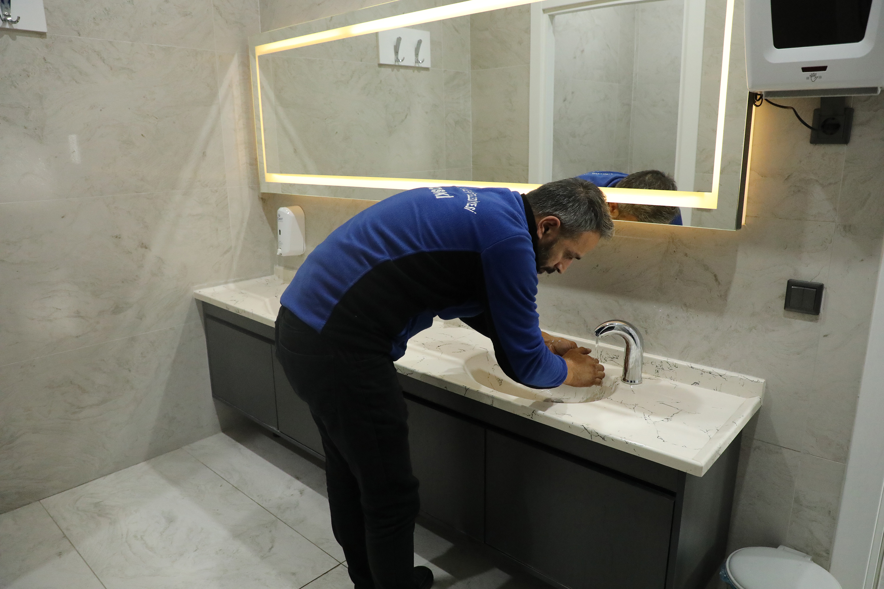 BÜYÜKŞEHİR HİZMET BİNALARINDA TASARRUFLU MUSLUK UYGULAMASI BAŞLADI - Görsel 2