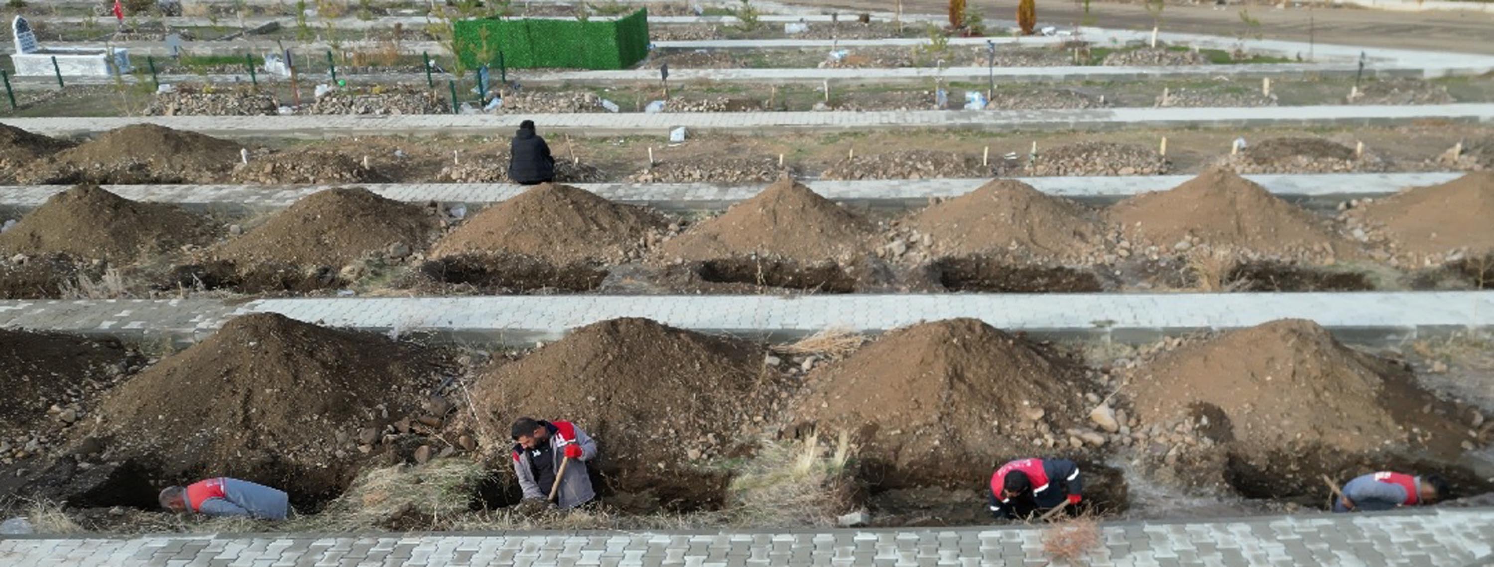 Erzurum'da dondurucu soğuklar öncesi '500 kışlık mezar' kazıldı - Görsel 2