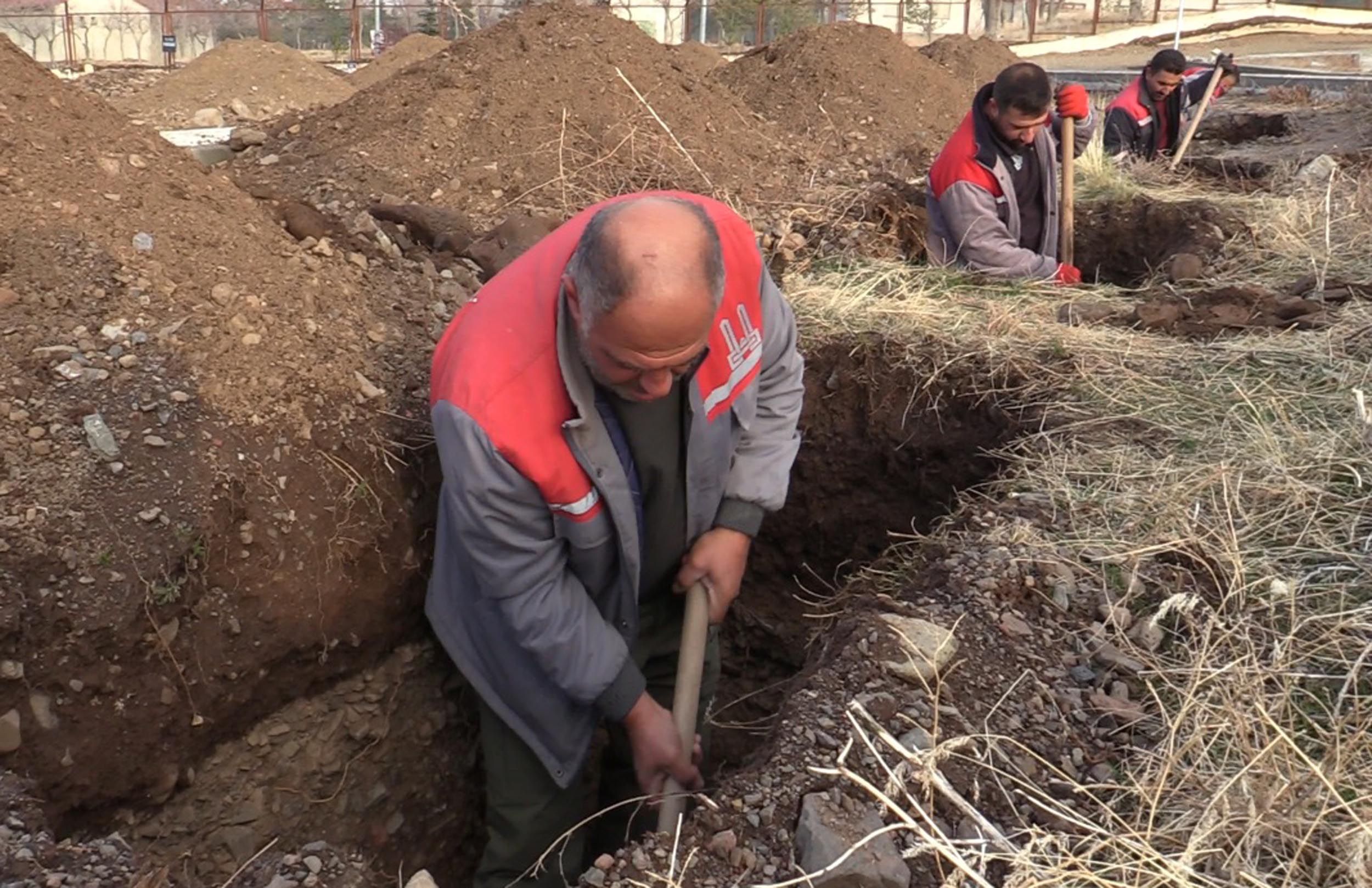 Erzurum'da dondurucu soğuklar öncesi '500 kışlık mezar' kazıldı - Görsel 4