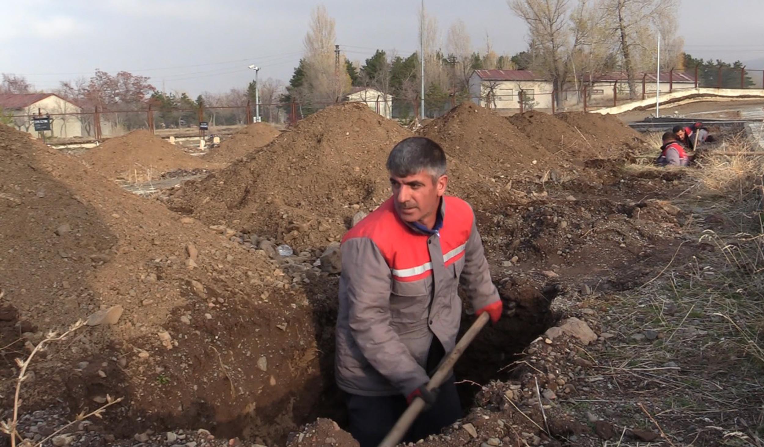 Erzurum'da dondurucu soğuklar öncesi '500 kışlık mezar' kazıldı - Görsel 6