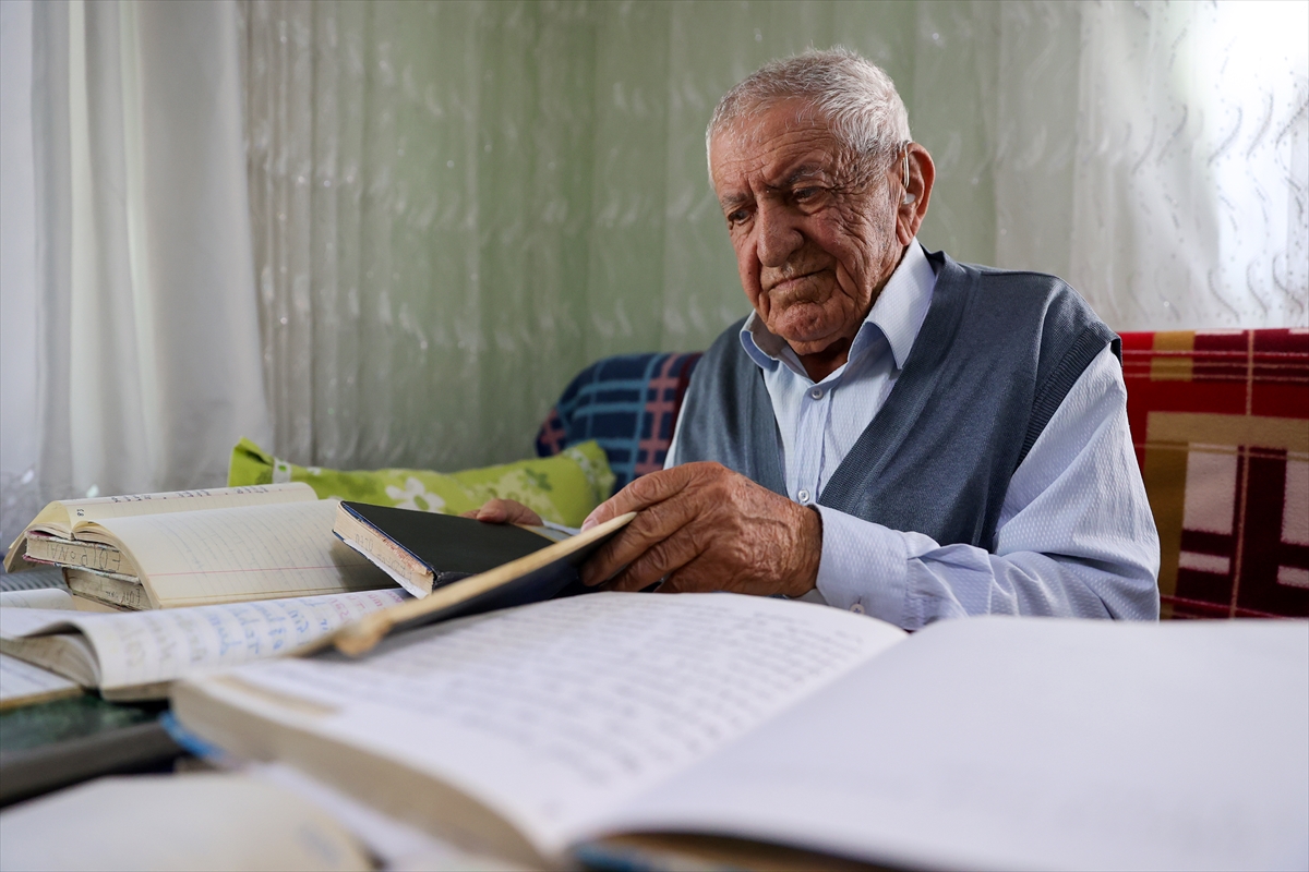 Kendi çabasıyla okuma yazma öğrenen 89 yaşındaki şair şiir tutkusundan vazgeçmiyor - Görsel 4