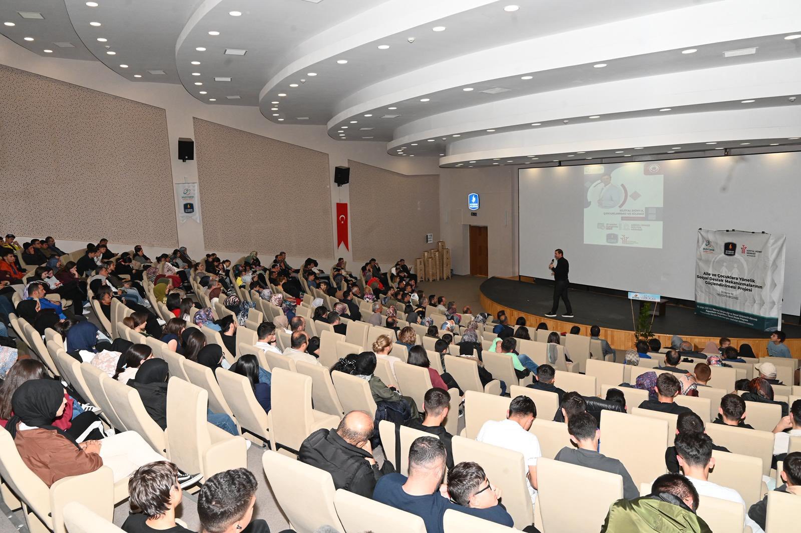 EFİLOĞLU, “ÇOCUKLARIMIZ DİJİTAL DÜNYANIN TAM KALBİNDE BÜYÜYORLAR” - Görsel 1