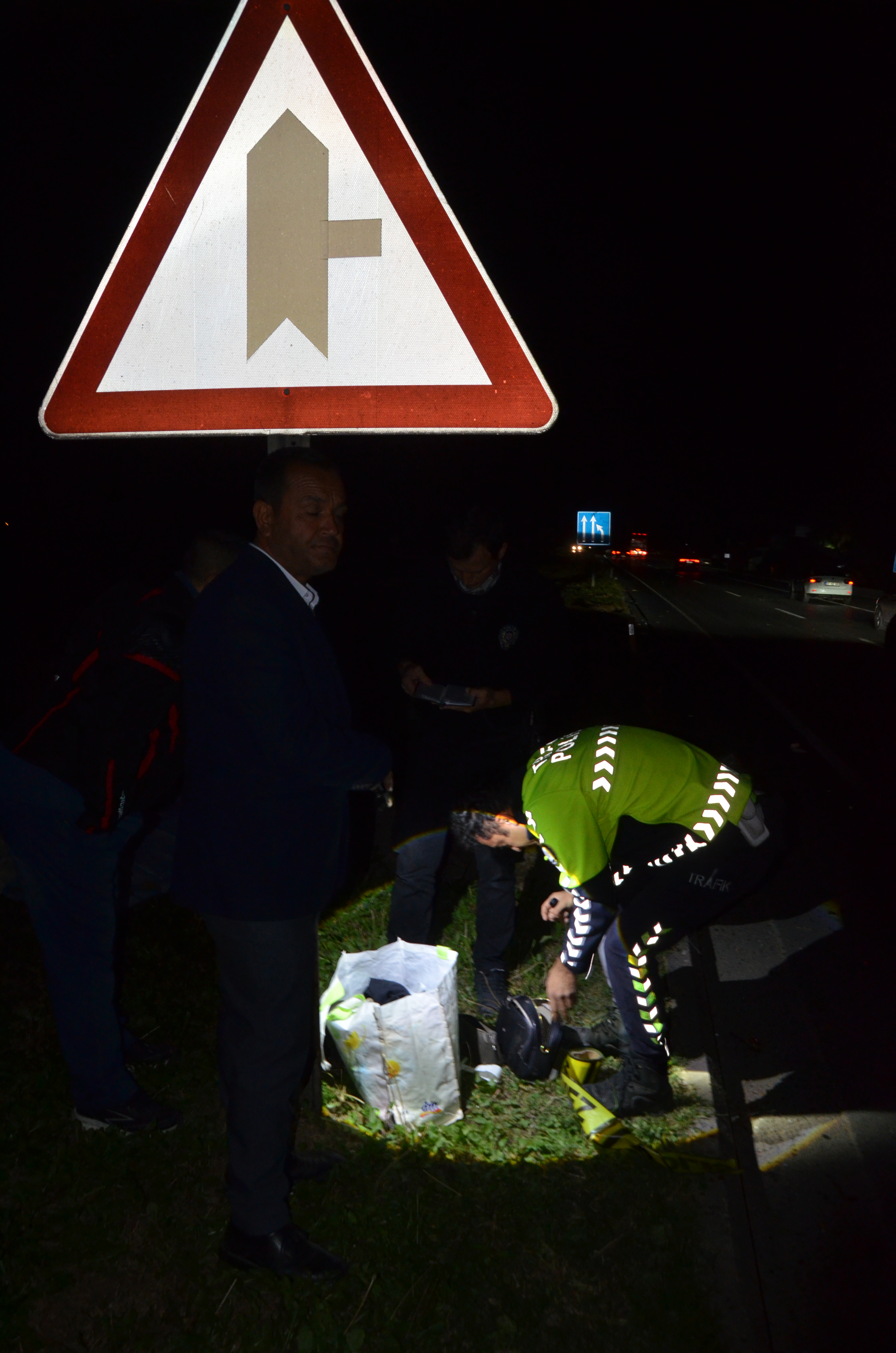 Antalya - Mezuniyet fotoğrafı çekiminden eve dönen iki lise öğrencisine otomobil çarptı; Şükran Ela öldü, arkadaşı yaralandı - Görsel 4