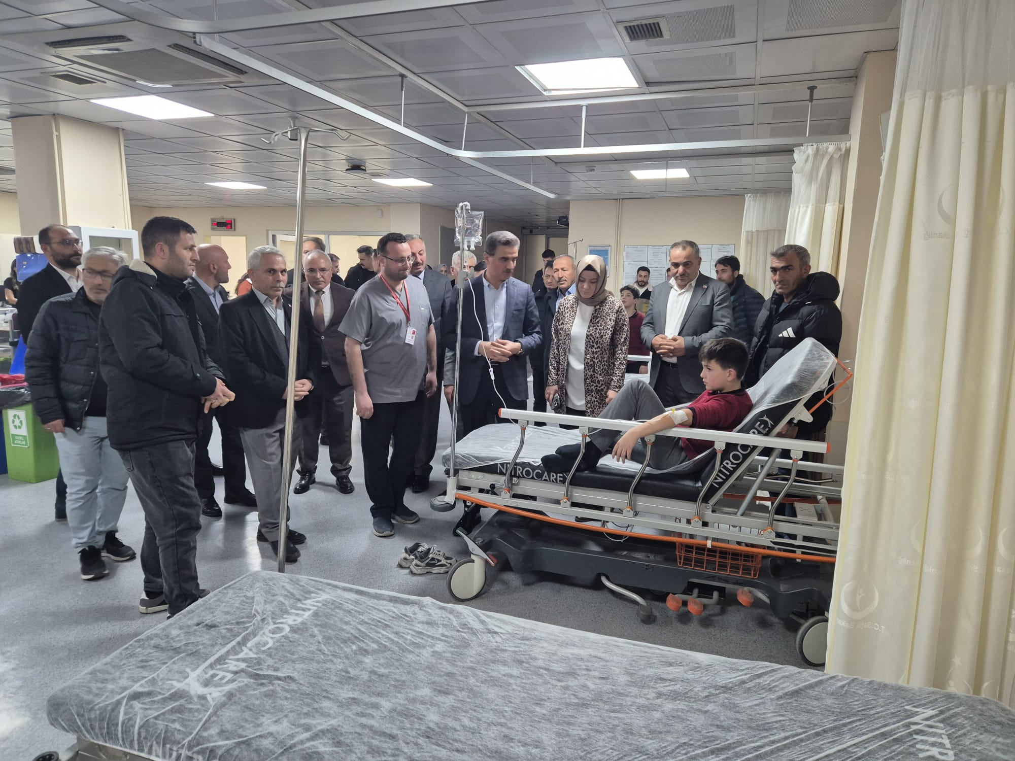 Gümüşhane’de pansiyona dışarıdan getirdikleri pideyi yiyen 29 öğrenci, zehirlenme şüphesiyle hastaneye kaldırıldı  - Görsel 4