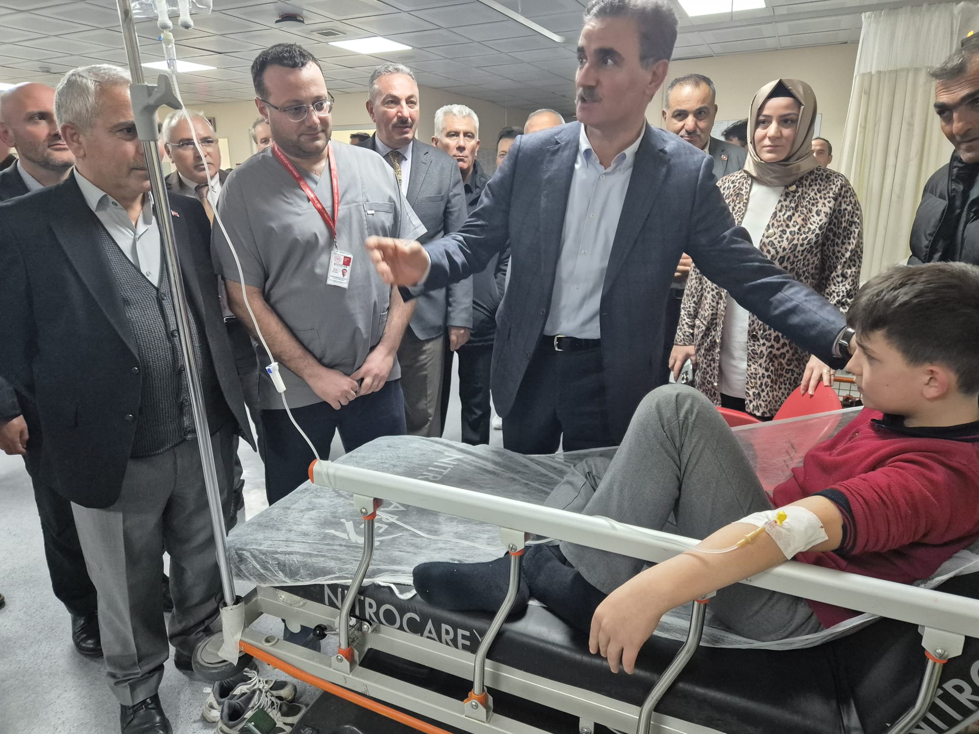 Gümüşhane’de pansiyona dışarıdan getirdikleri pideyi yiyen 29 öğrenci, zehirlenme şüphesiyle hastaneye kaldırıldı  - Görsel 5