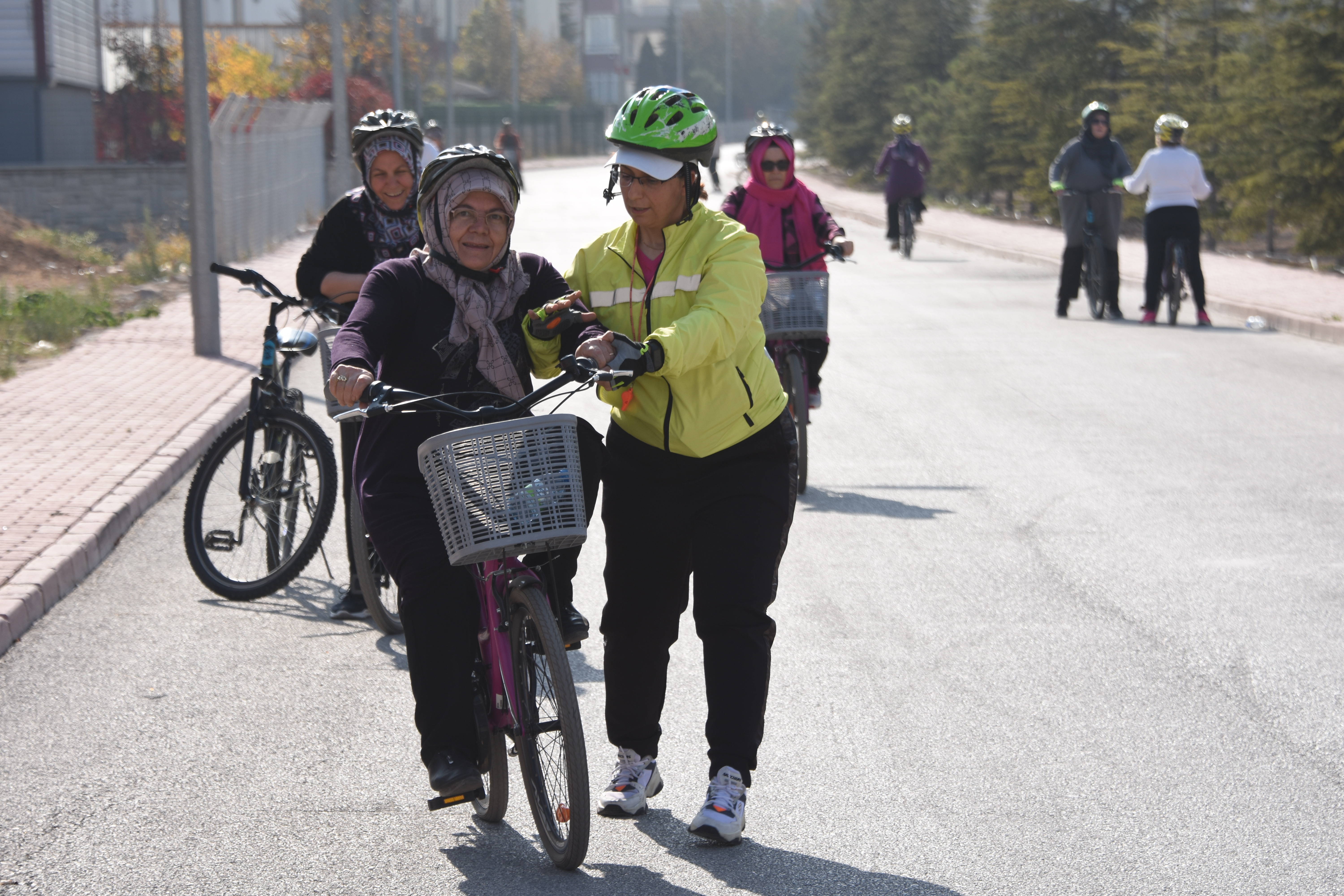 Konyalı kadınlar, bisiklet kullanmayı öğreniyor - Görsel 2