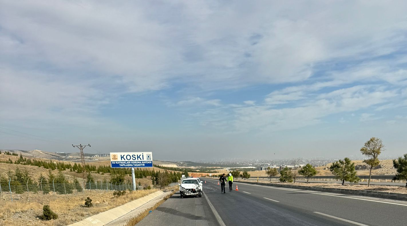 Konya Seydişehir yolunda iki araç çarpıştı! Durumu ağır - Görsel 1