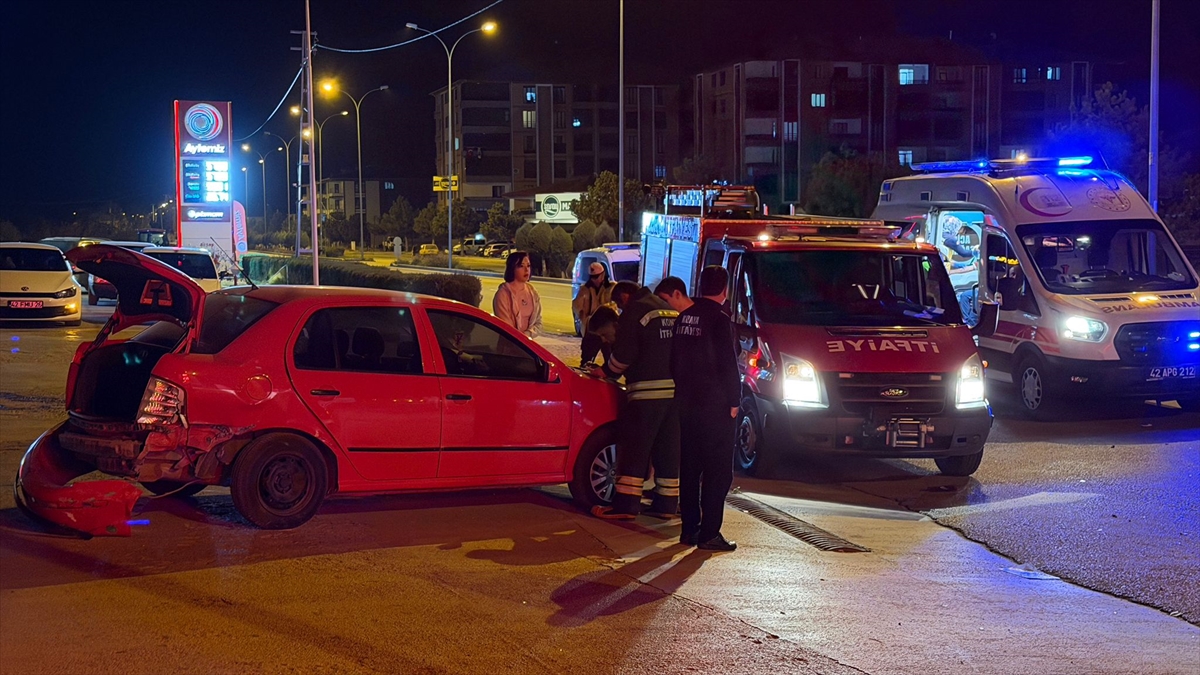 Seydişehir'de Meydana Gelen Trafik Kazasında 1'i Çocuk 3 Kişi Yaralandı - Görsel 1