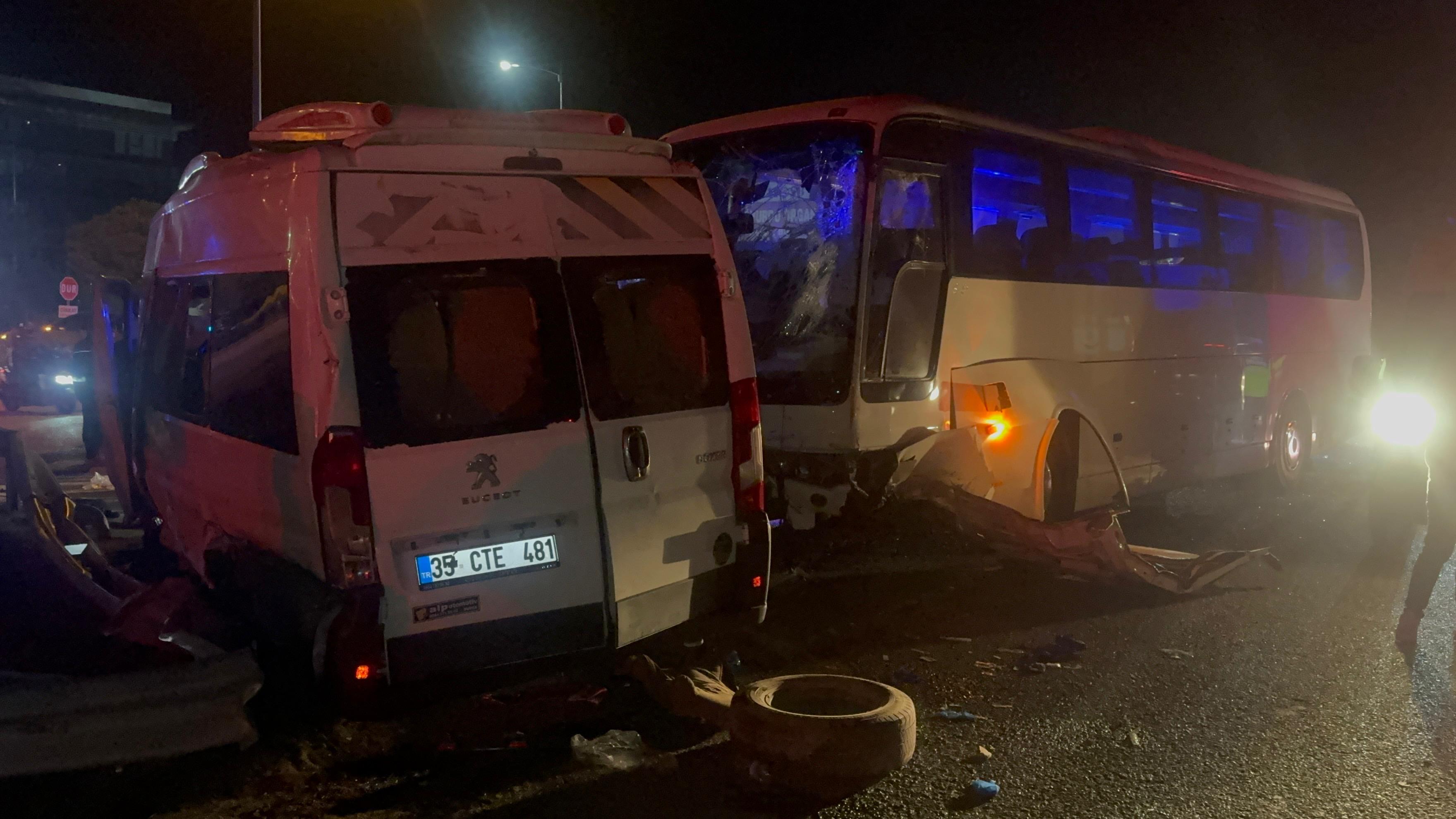 İzmir’de servis otobüsü ile servis minibüsü çarpıştı: 13 yaralı - Görsel 2