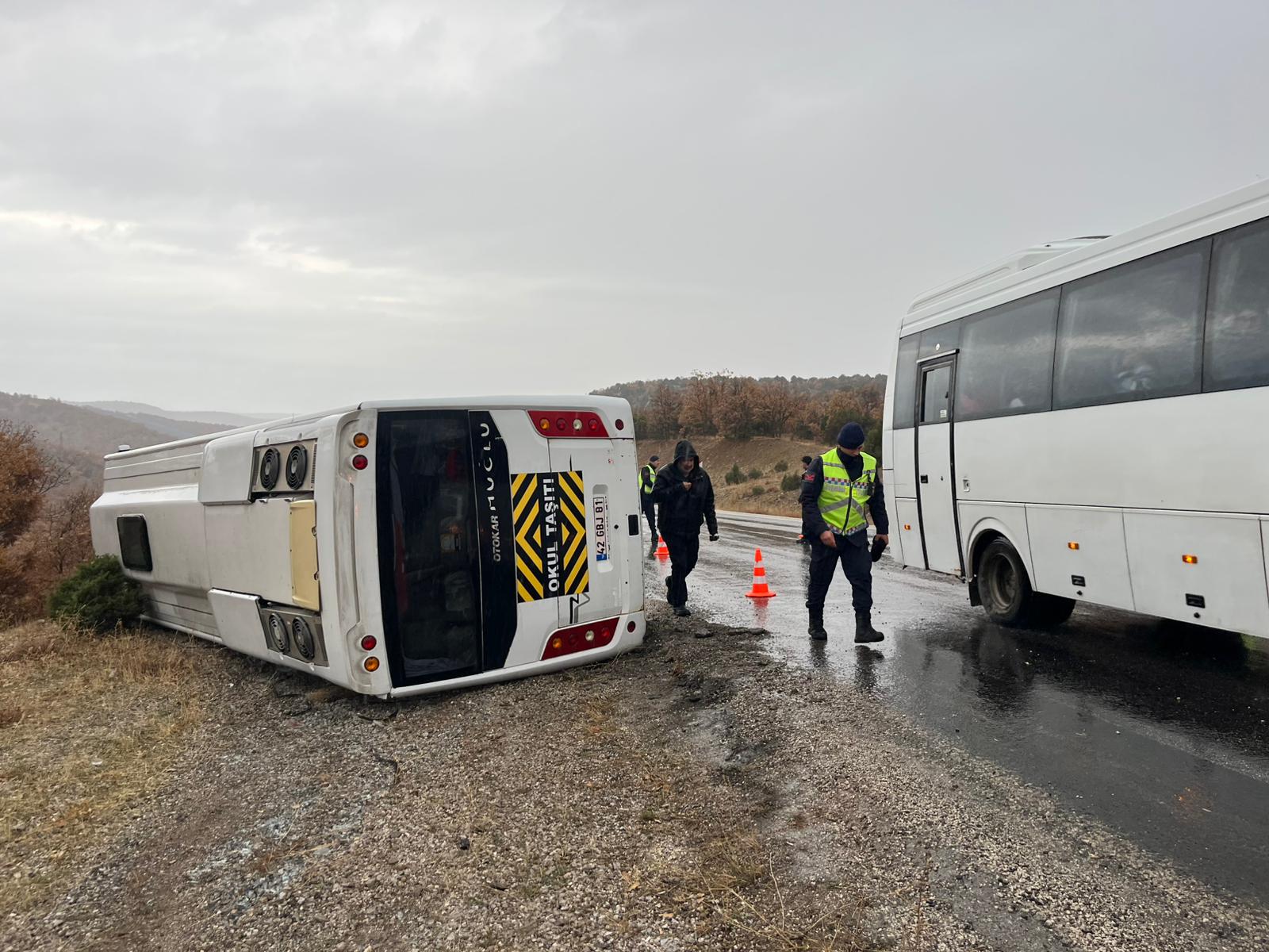 Beyşehir'de  Öğrenci Servisi Devrildi: 29 Yaralı - Görsel 3