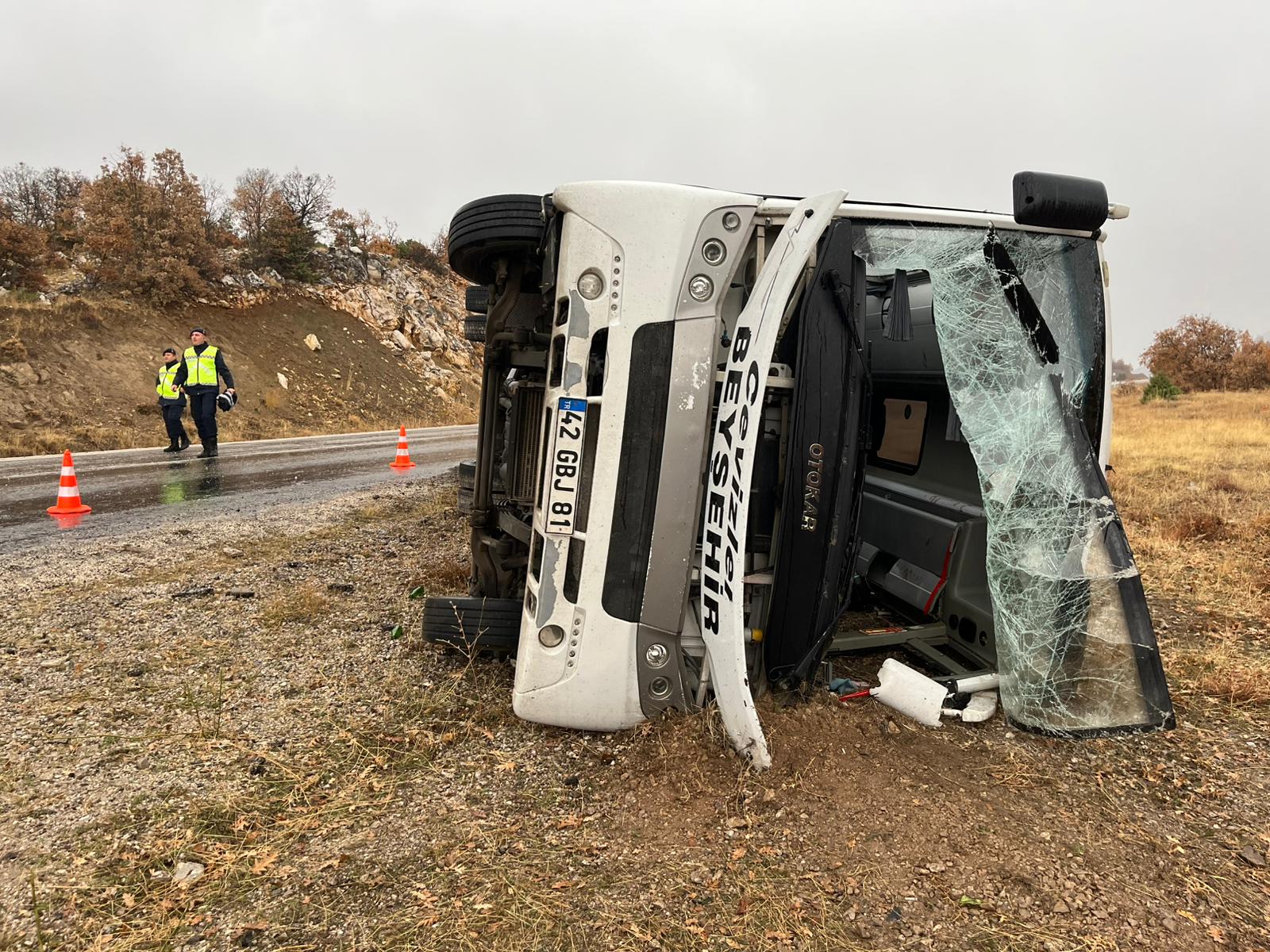 Beyşehir'de  Öğrenci Servisi Devrildi: 29 Yaralı - Görsel 4
