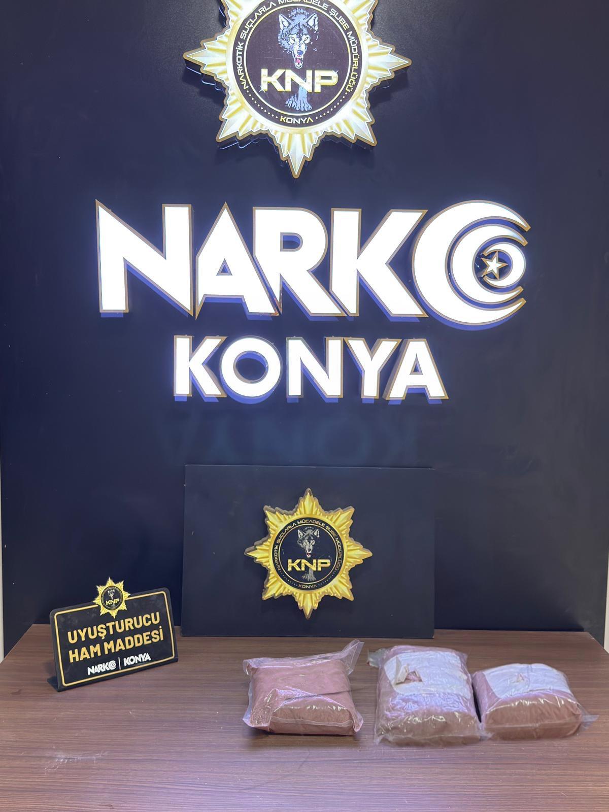 Konya'da Etkili Narkotik Operasyonları: 140 Tutuklama ve Büyük Miktarda Uyuşturucu Ele Geçirildi - Görsel 4