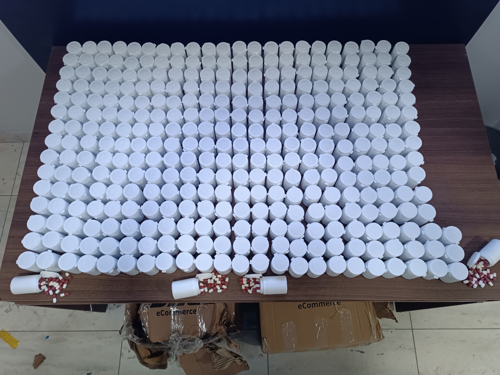 Konya'da Etkili Narkotik Operasyonları: 140 Tutuklama ve Büyük Miktarda Uyuşturucu Ele Geçirildi - Görsel 5