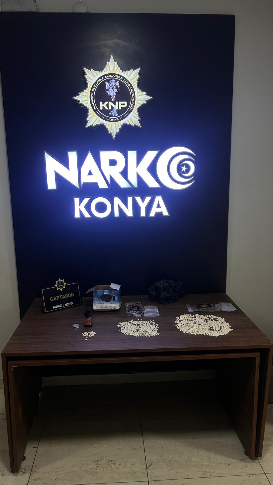 Konya'da Etkili Narkotik Operasyonları: 140 Tutuklama ve Büyük Miktarda Uyuşturucu Ele Geçirildi - Görsel 7