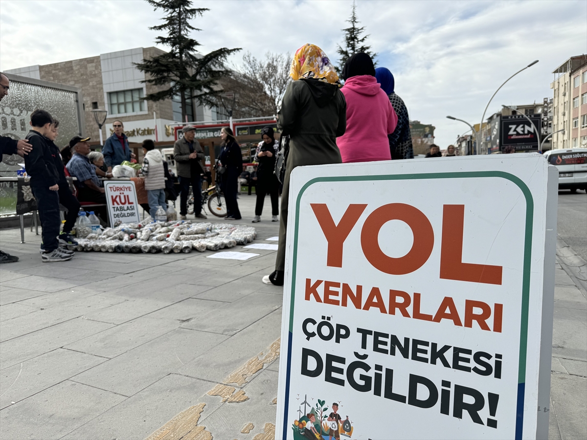 Karaman'da sigara izmaritlerinin oluşturduğu kirliliğe dikkat çekme için etkinlik düzenlendi - Görsel 1